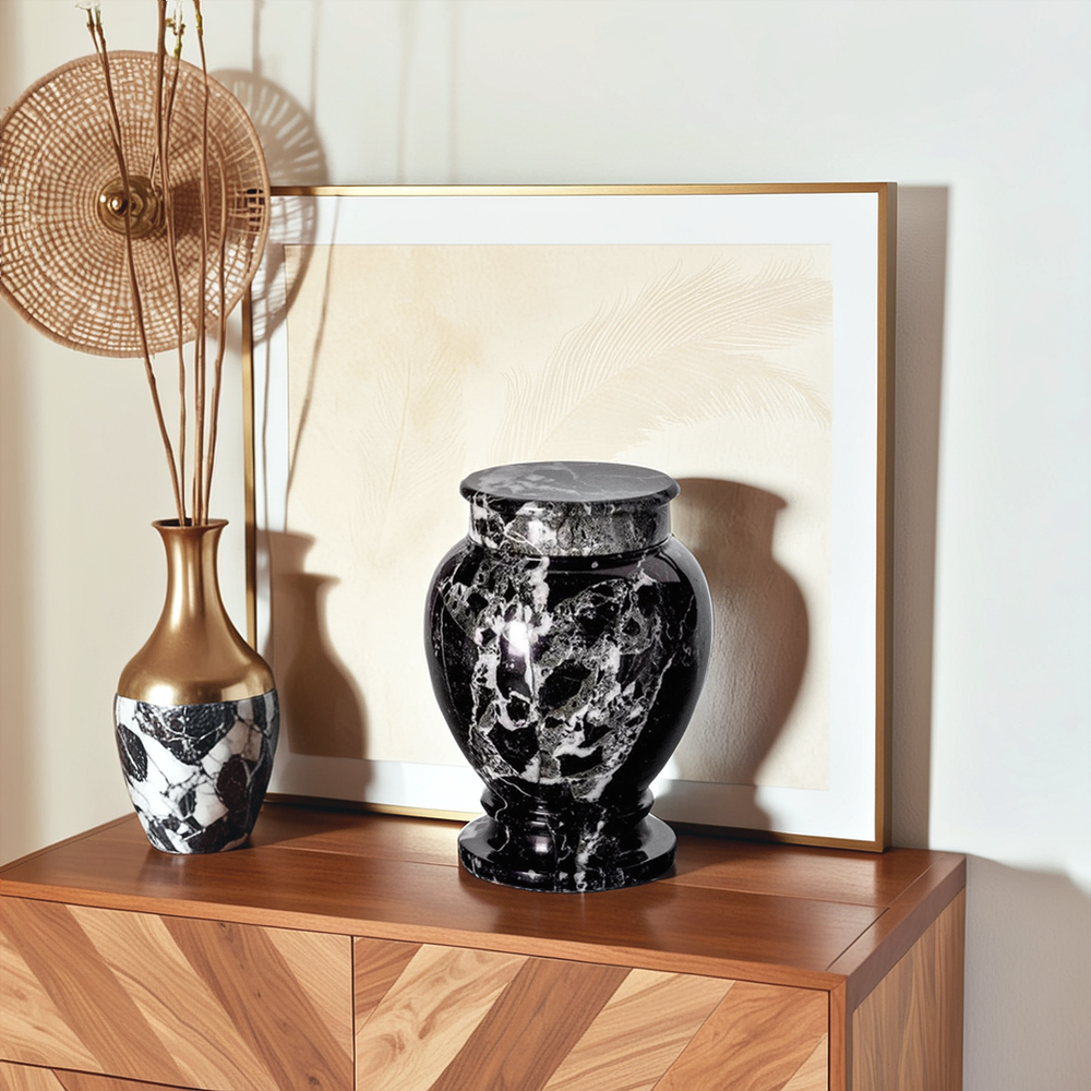 SU 6781 Marmeren urn