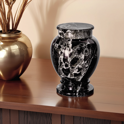 SU 6781 Marmeren urn